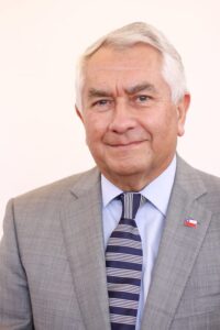 Dr. Enrique Paris